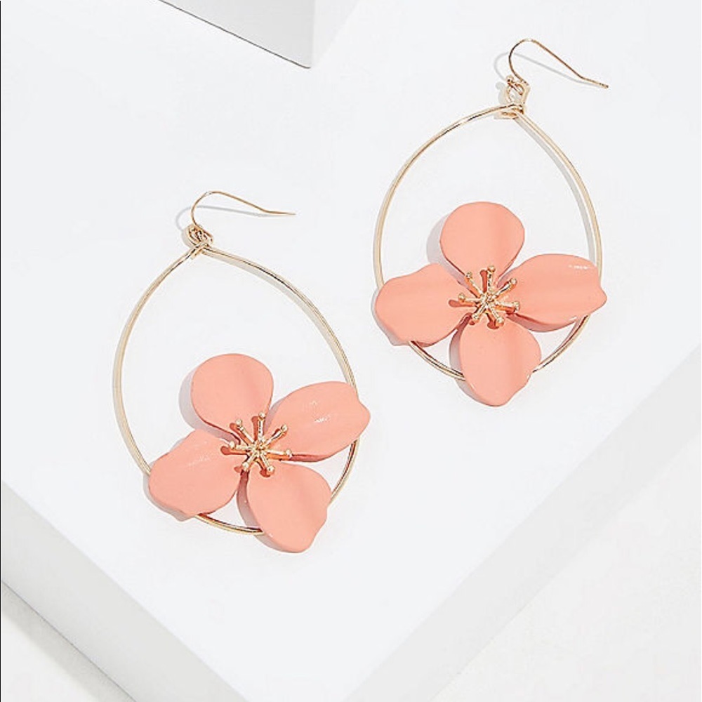 Nwt Torrid Jewelry Set Ivory shell necklace set - Picture 5 of 5